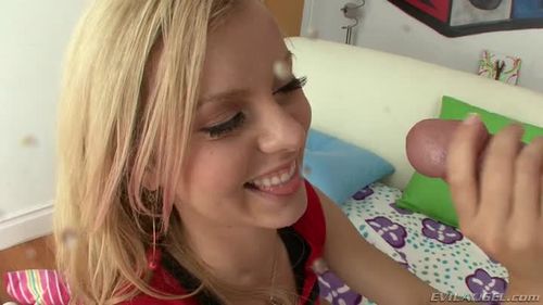 Jessie Rogers  / Вволю поглумился над девичьей попкой.